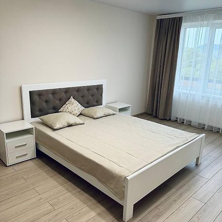 Двокімнатна Квартира На Корятовича, 2Б Berehove  Exteriör bild